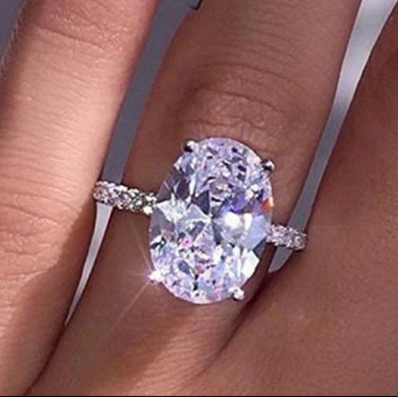 Jewelry - 🎀925-6ct Oval Sapphire Ring